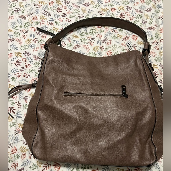 Chic Brown Leather Shoulder Bag - Picture 2 of 10